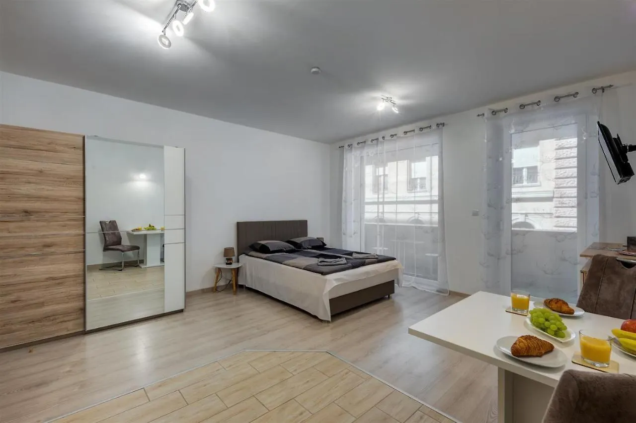 בודפשט Leonardo Ground Apartment