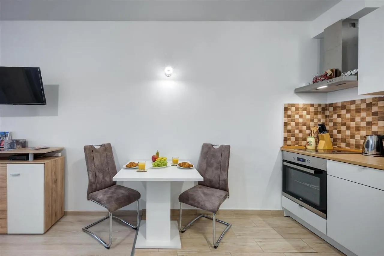 בודפשט Leonardo Ground Apartment