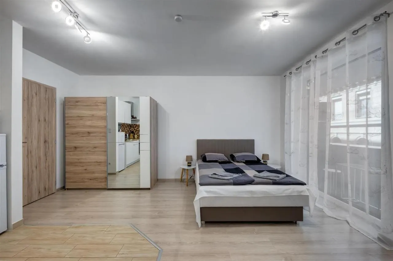 בודפשט Leonardo Ground Apartment