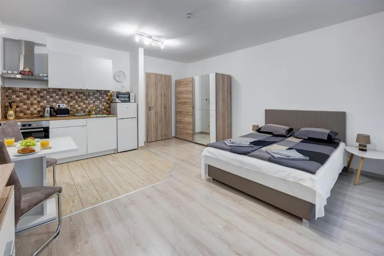 בודפשט Leonardo Ground Apartment