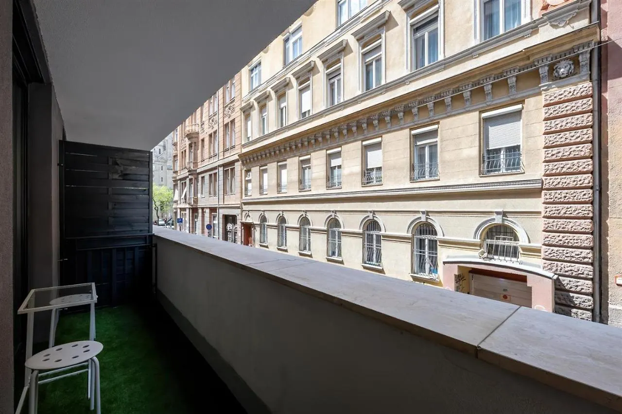 בודפשט Leonardo Ground Apartment