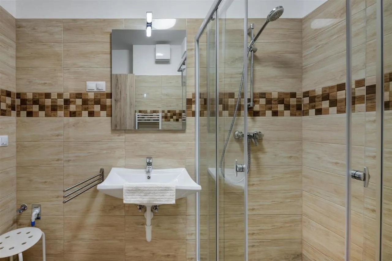 בודפשט Leonardo Ground Apartment
