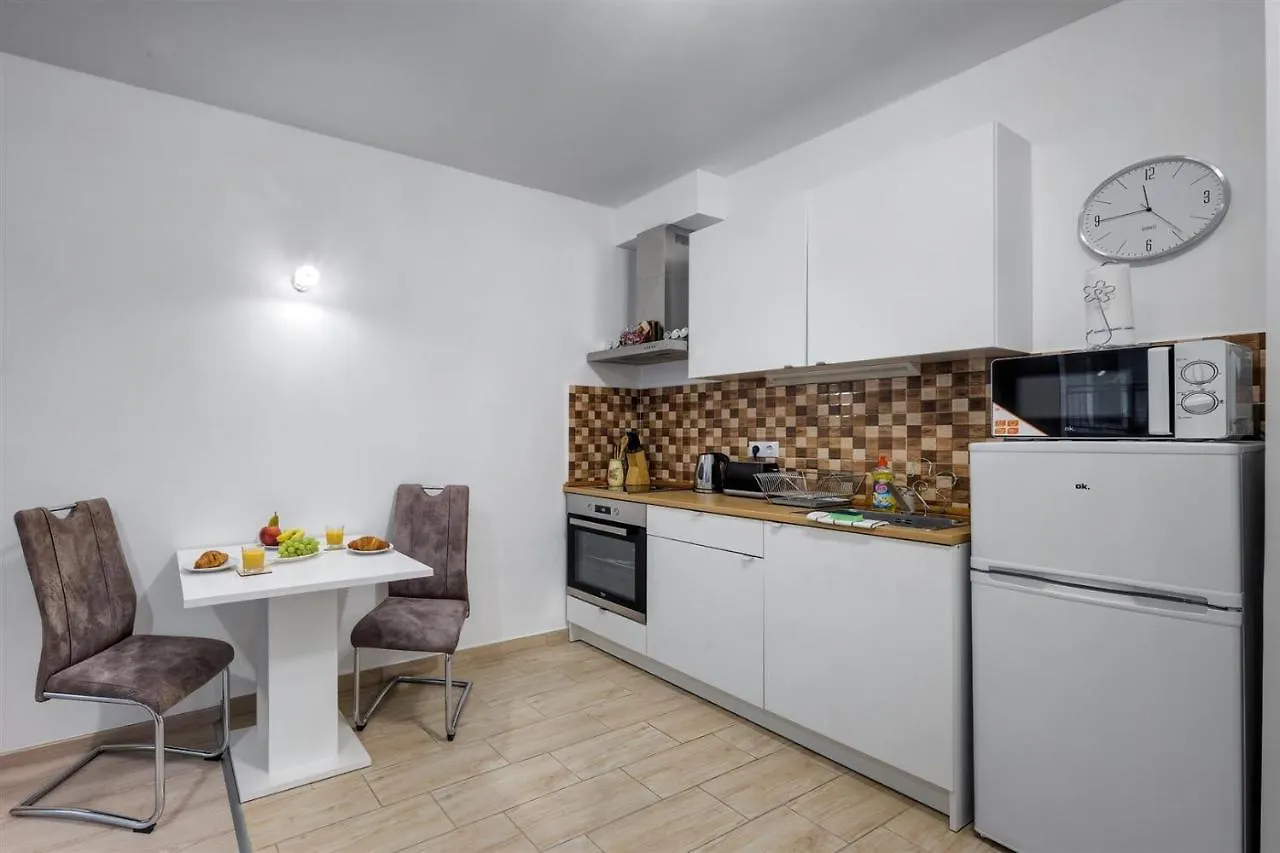 בודפשט Leonardo Ground Apartment